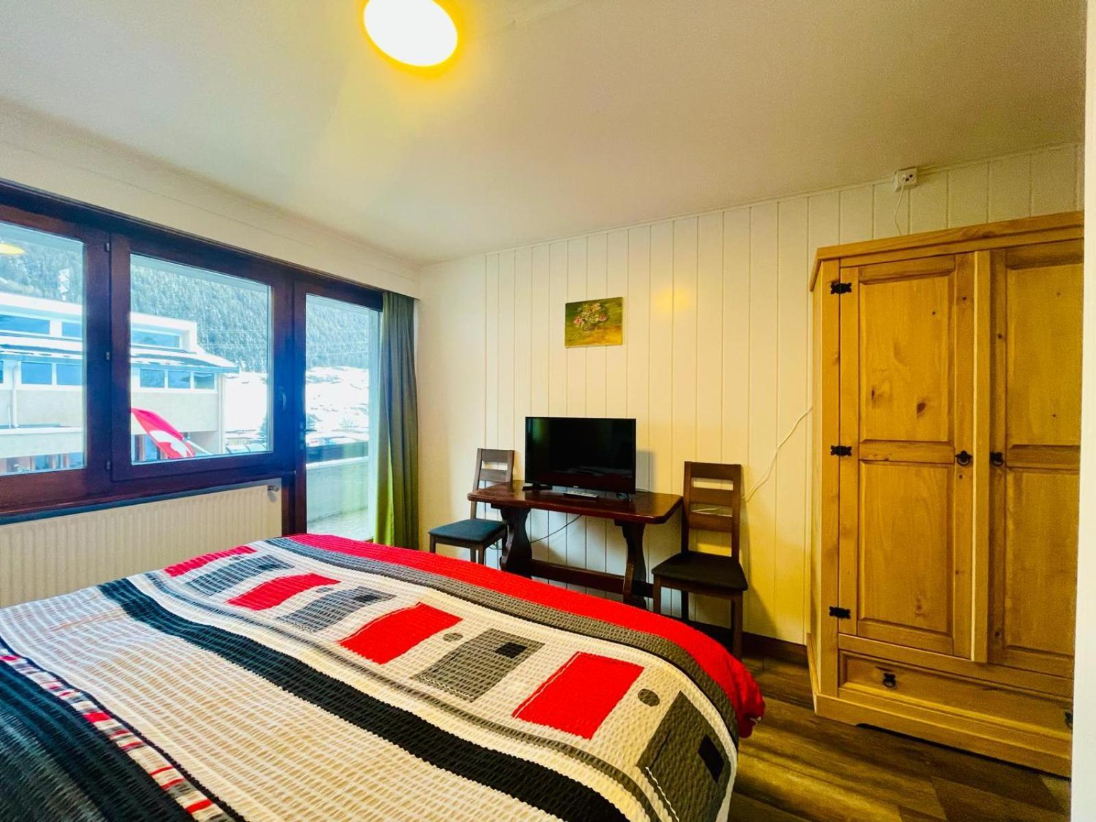 Auberge Des Charmettes Bourg-Saint-Pierre Dış mekan fotoğraf